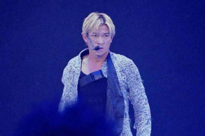 刘德华演唱会完整版1999红馆 d7abf51551164b2dad60af852a4f7f10.jpeg