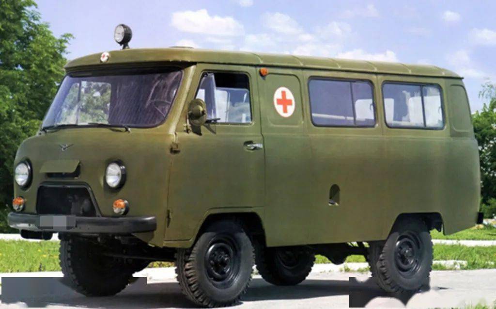 uaz-452a救护车uaz-452d单排卡车uaz-452还能牵引850公斤的装备,作为