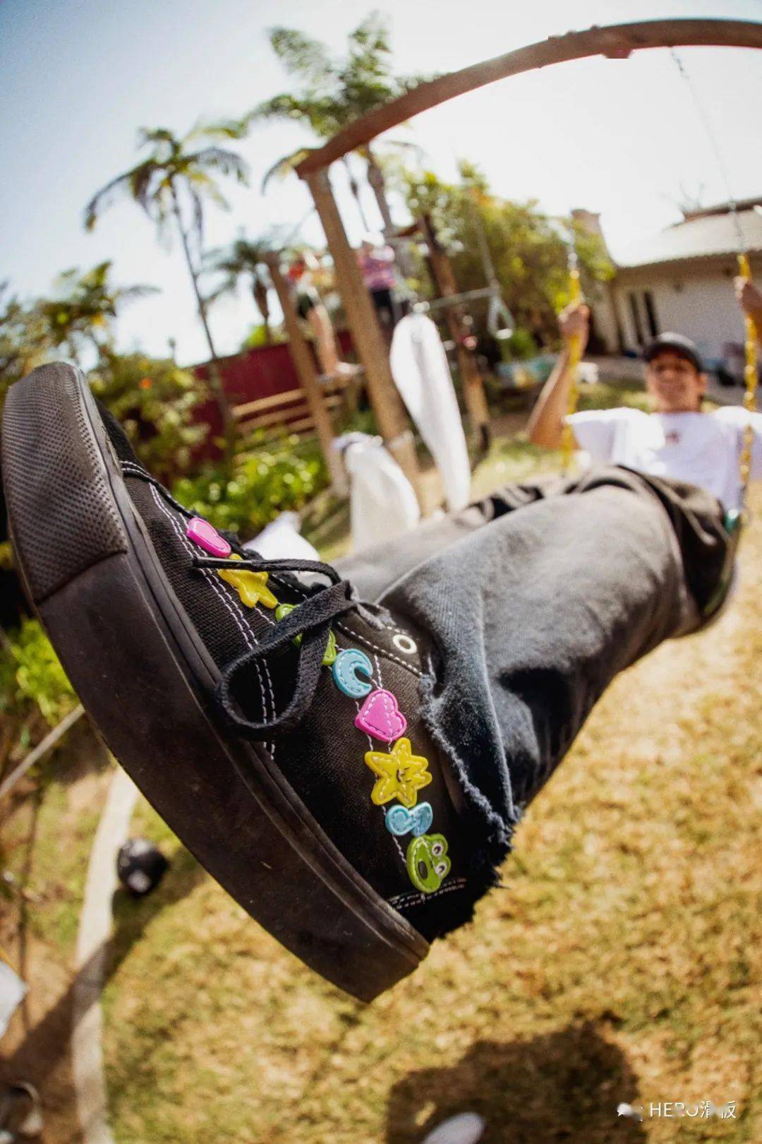 注重乐趣与搞怪包容的vansxfrogskateboardsltd滑板经典联名鞋服系列