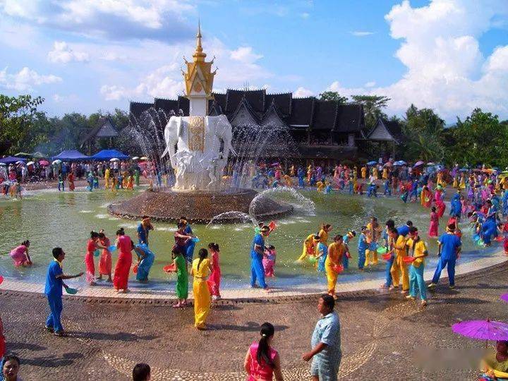 西双版纳2021gdp_2021年西双版纳泼水节(2)