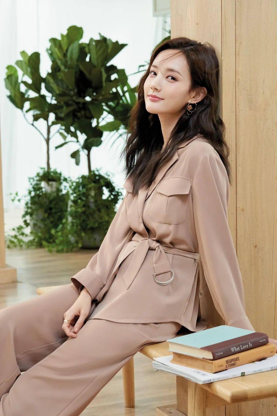 李一桐我的时代你的时代艾情女神上线了一起穿桐款吧