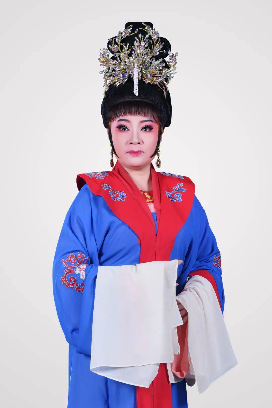 黄丽丽 饰演 张丑奴优秀旦角演员陈虹静 饰演 春花优秀青年演员剧目