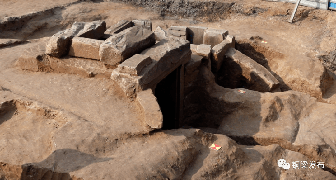 看区县铜梁蒲吕街道发现一对宋代合葬墓