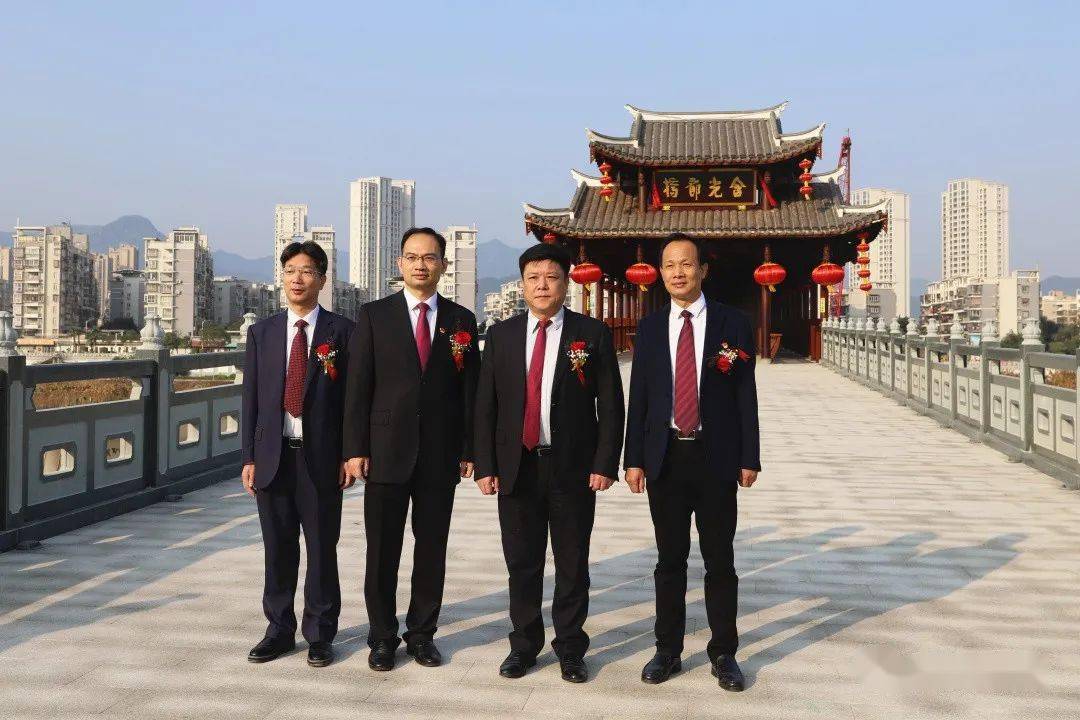 刚刚含光廊桥正式亮相