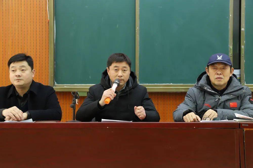 临泉县靖波中学"秀英基金"向临泉一中捐资助学50余万元!