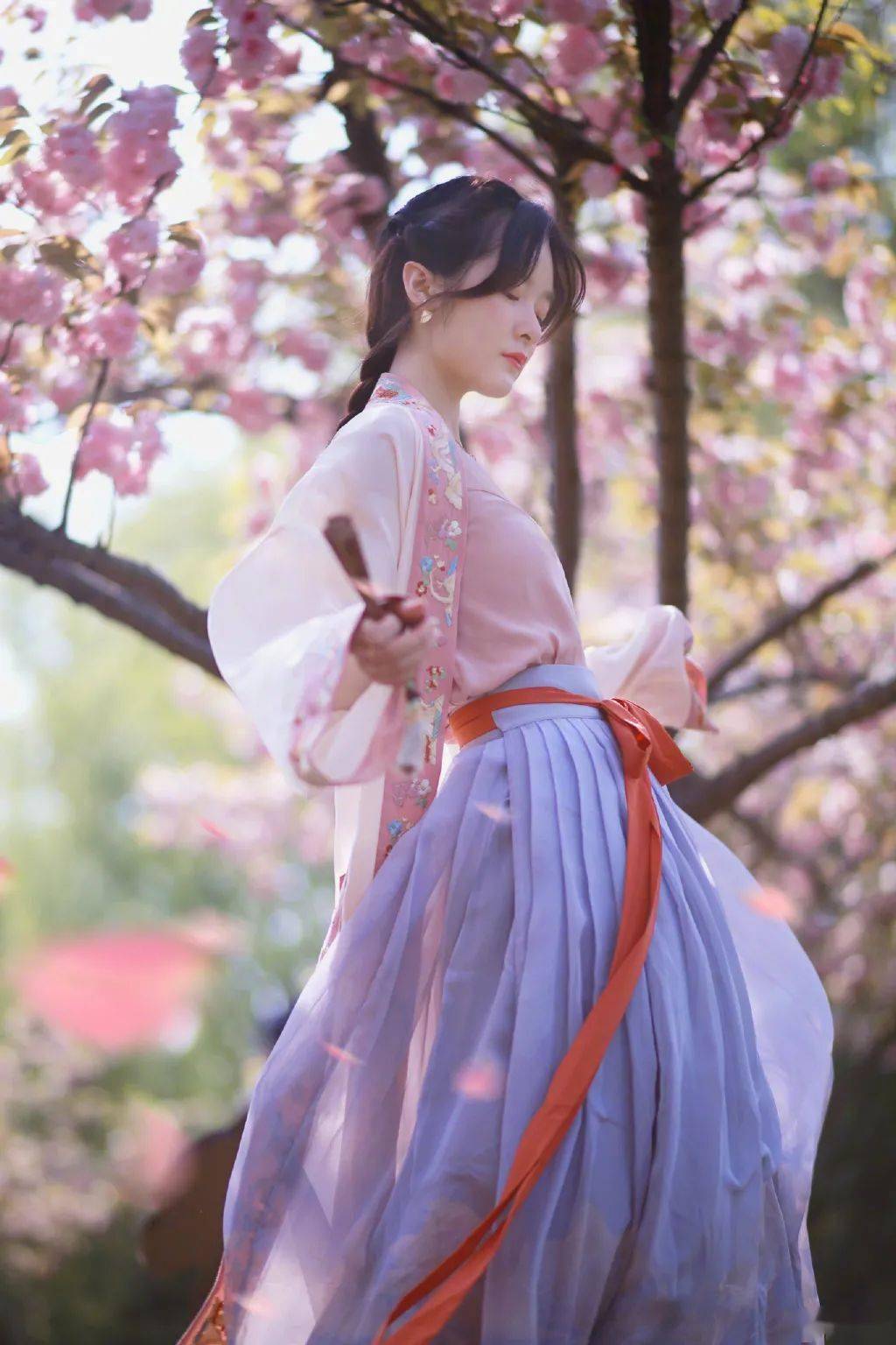 徐娇从古画中走出来的汉服少女