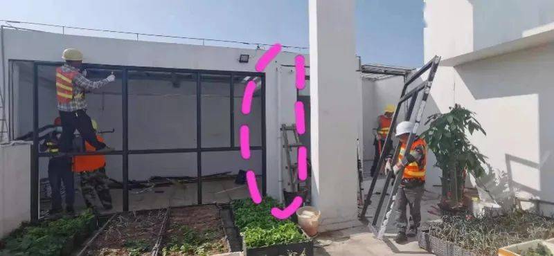 阳光房排行_开发商送的露台,一半搭建阳光房一半木格栅封顶,有便宜谁不占!