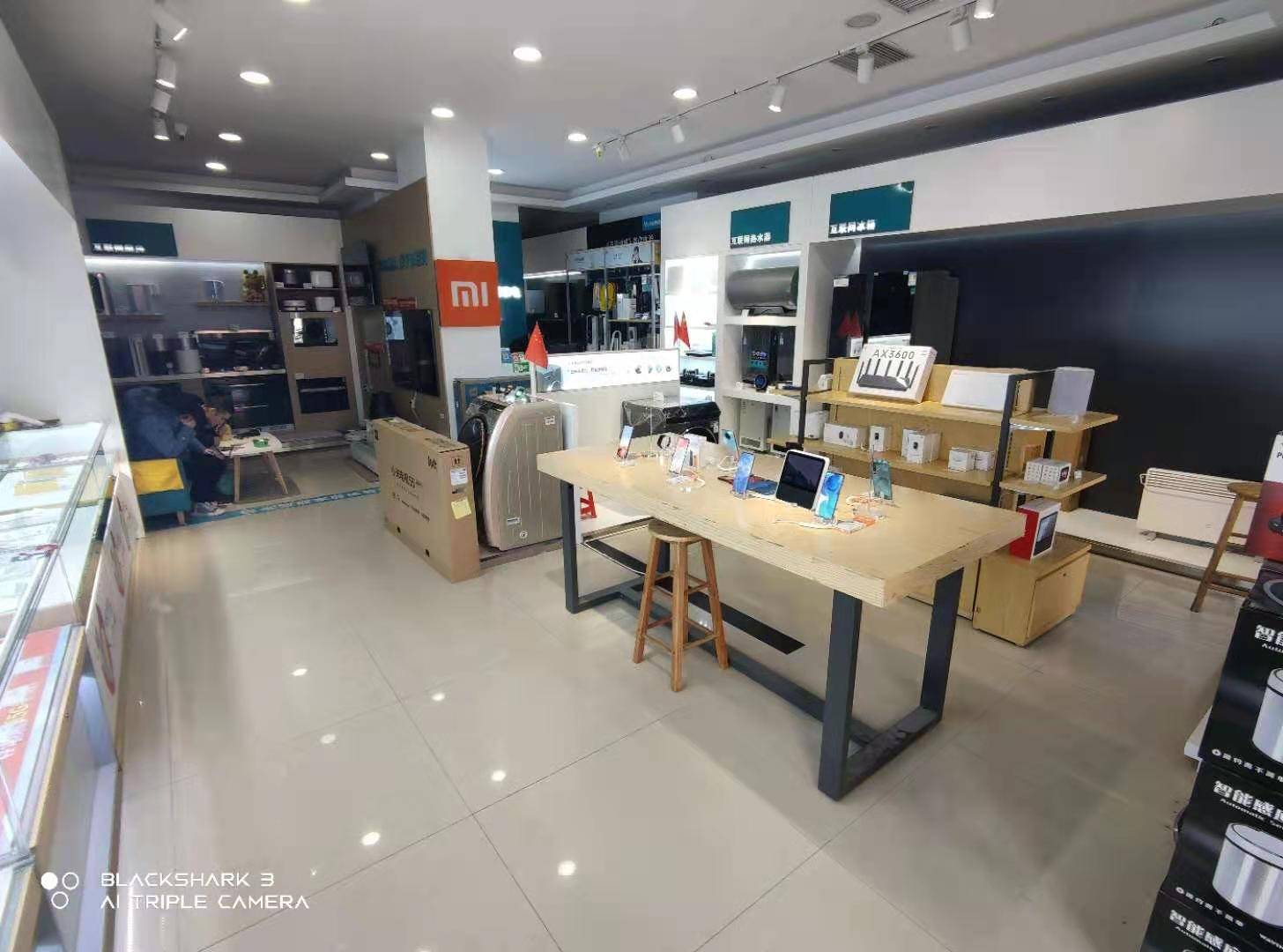 孟晓斌|进退两难的小米线下专营店主：将要看到回报的时候，我们被抛下了