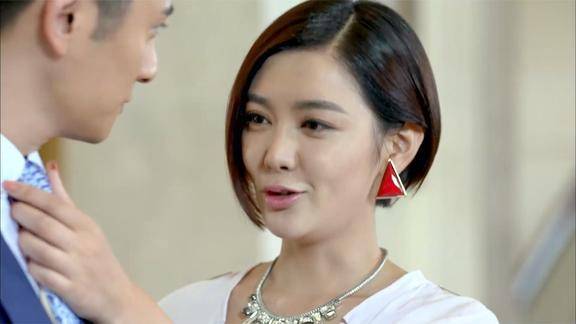 爱的阶梯罗珊谈合作一看对方是个男总裁立马施展自己的魅力