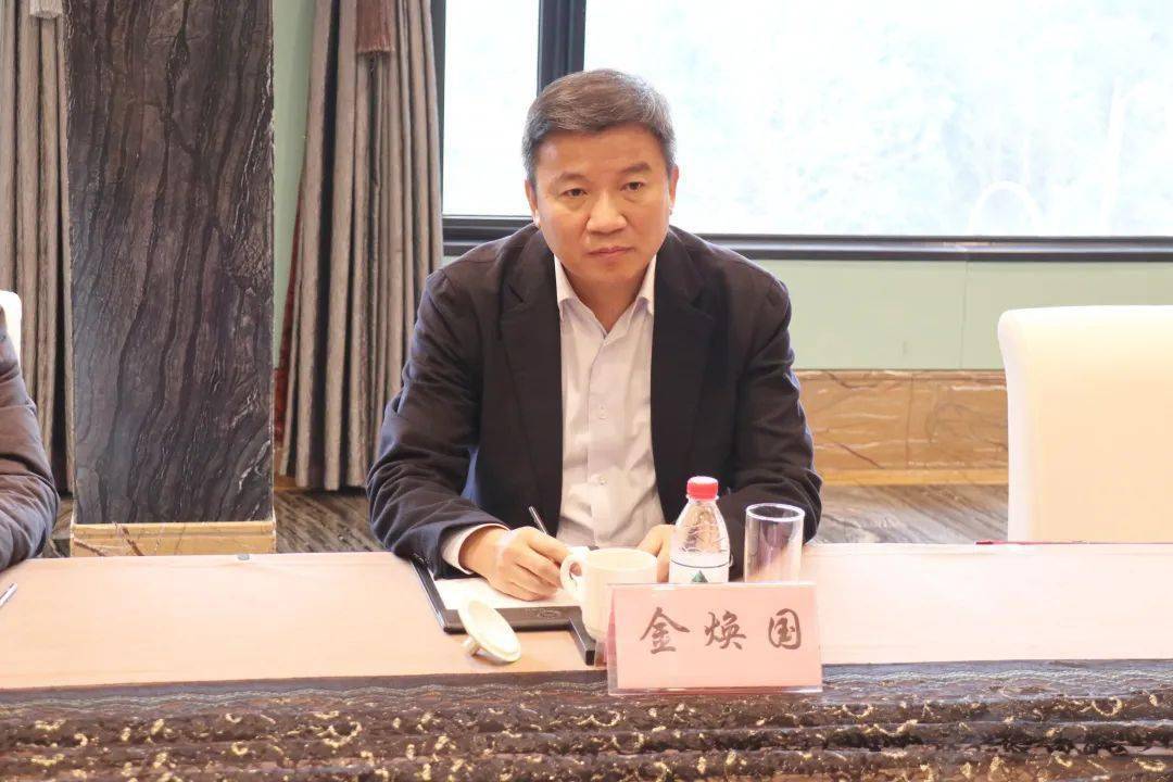 市商务局副局长金焕国赴萧开展走亲连心三服务活动