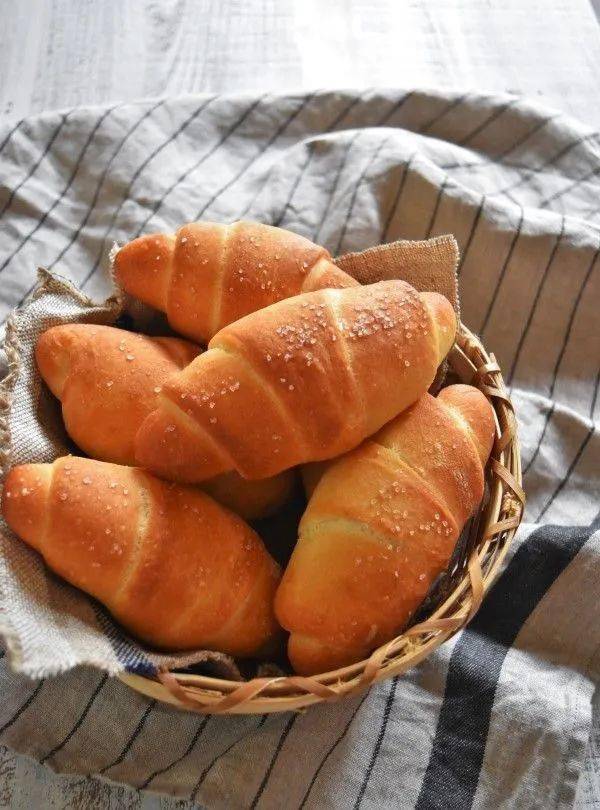 盐可颂 可颂 它们之间的区别远不止差一个 盐 字 面包