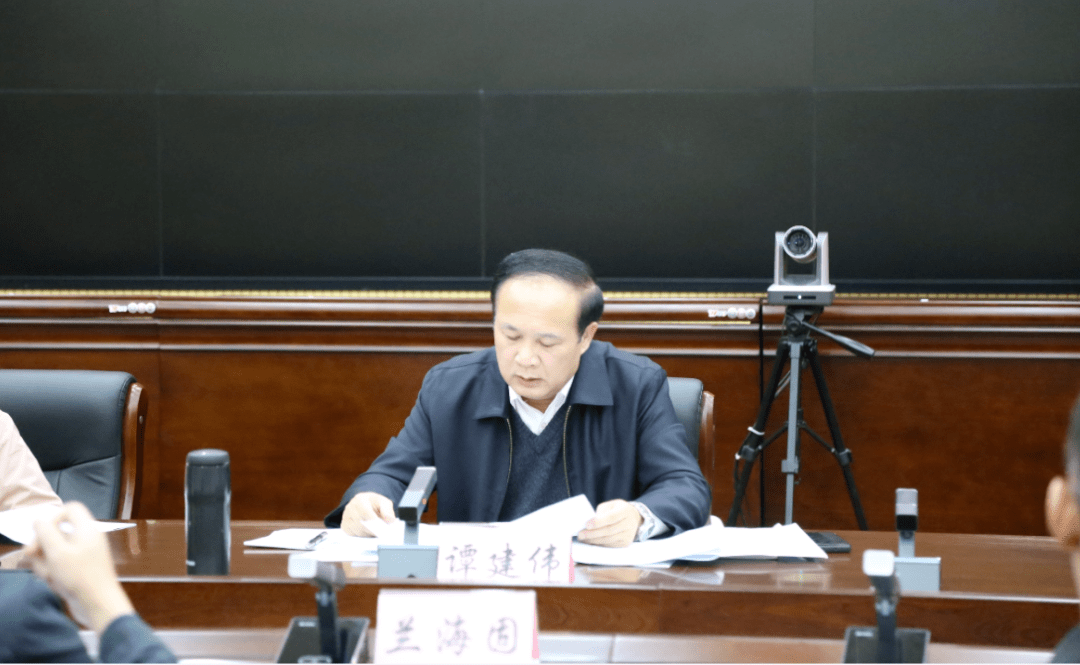 百色市应急管理局召开2020年度领导班子民主生活会