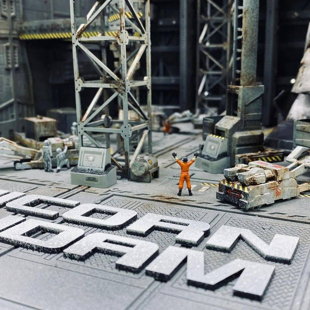 独角兽高达大型战损旧化修车场景