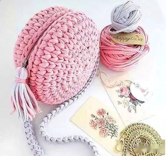 用布条线钩织的美包