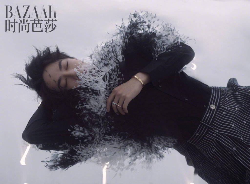 [消息]王一博《时尚芭莎》绝美封面大片释出 只凭借美貌就让人完全