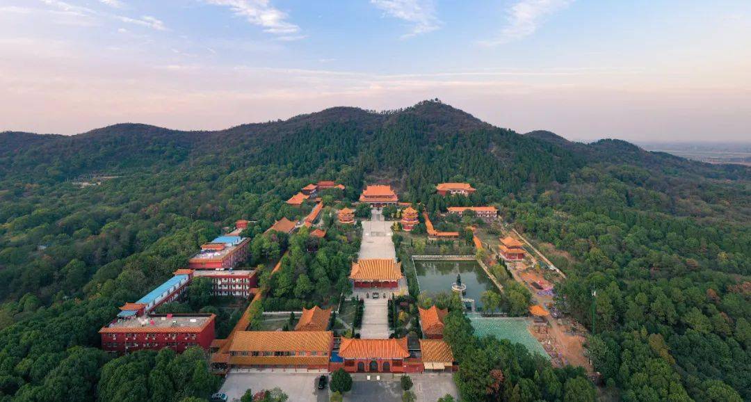 钟灵毓秀,美不胜收幽谷风光,千年古寺,山间晨曦……龙泉山,二妃山