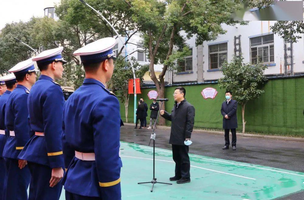 宁波市党政领导春节前夕看望慰问消防指战员