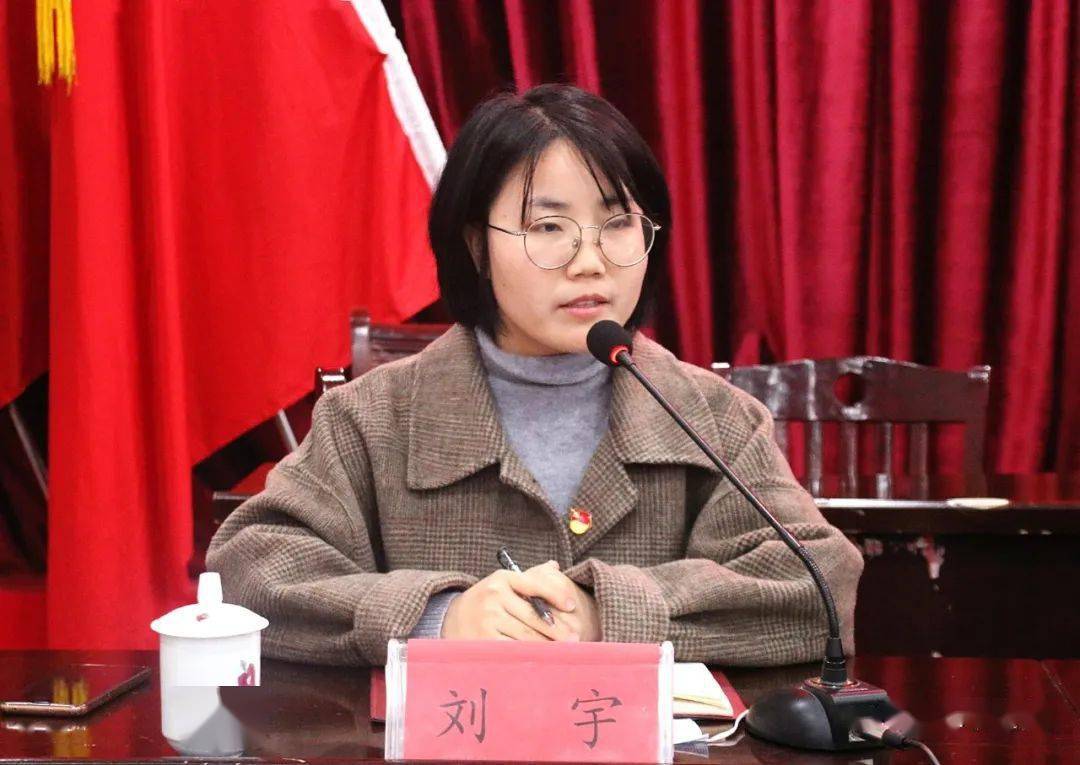 市领导送五乡镇政府新任主要负责人赴任_乐平市