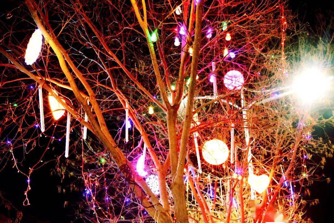 微石楼灯彩佳话陪你温暖过年