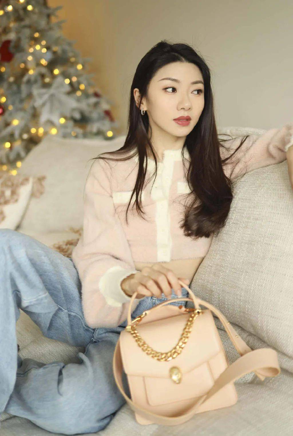 余晚晚个人美妆品牌登场为什么名媛网红人人都要做彩妆