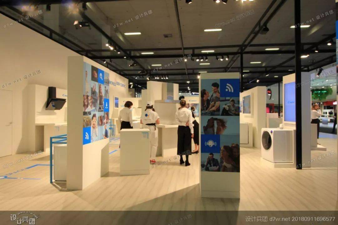 科技感40个电子产品展示台灵感图库