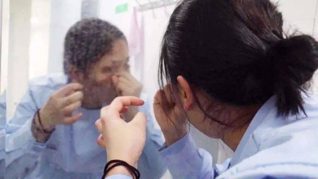 纤夫人口罩_伏尔加河上的纤夫(3)
