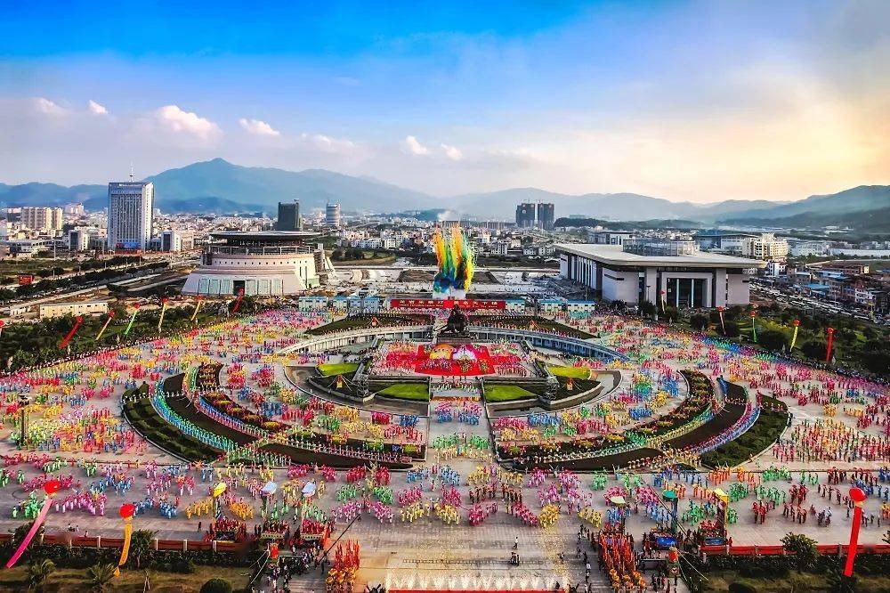 乐游福建就地过年云飨艺术之山歌戏采茶灯