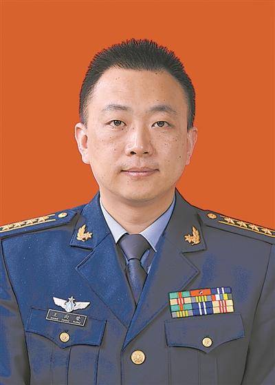 当"空军蓝"染上"高原红"