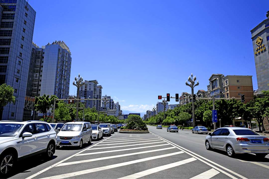 西昌冬日里一座充满烟火气的城市