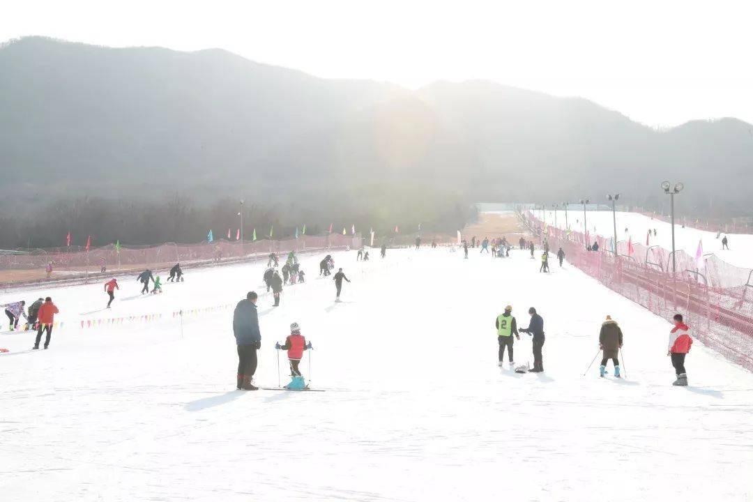 星辉开户地址:世界冠军喊你来滑雪!大年初一,海淀这场重磅活动,不容错过!_冬奥