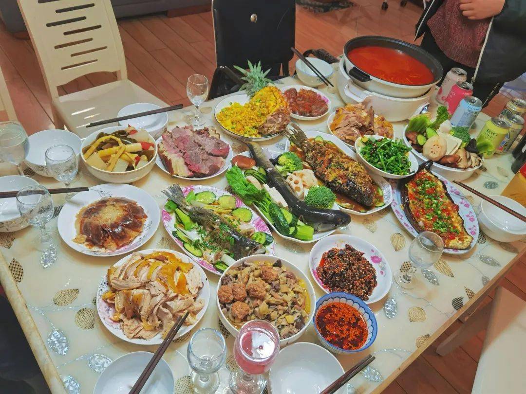 四方同举盏举国共迎新河海人的年夜饭共贺牛年