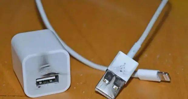 手机充电发热是什么原因引起的 1ce7d1bcbb084b5e8c05e6441672e1d1.jpeg