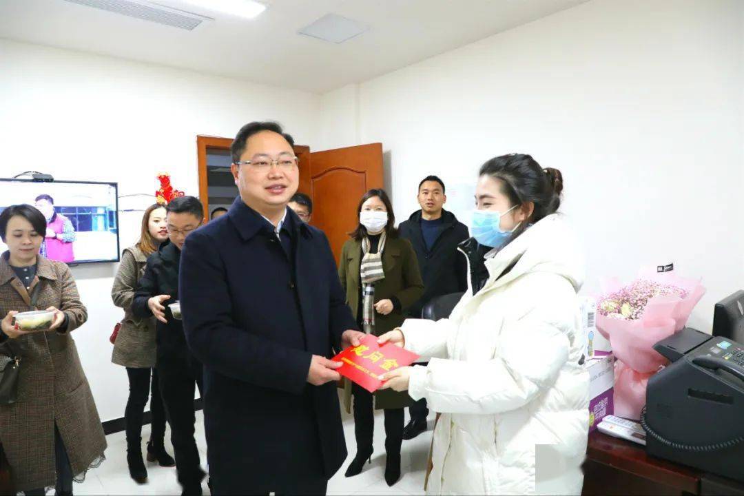 正月初一达州高新区送汤圆 6868_朱挺