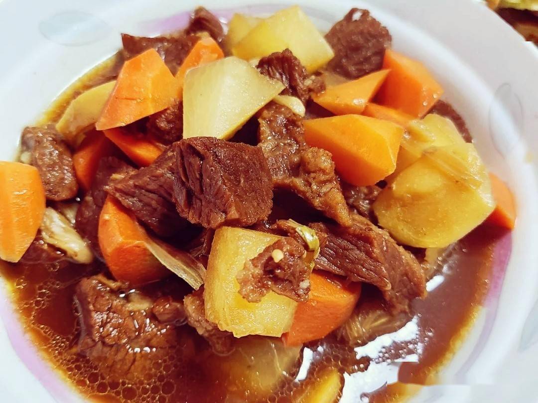 美食家常菜推荐:菌菇蒸鸡,丝瓜炒菌菇,萝卜炖牛腩,营养又美味