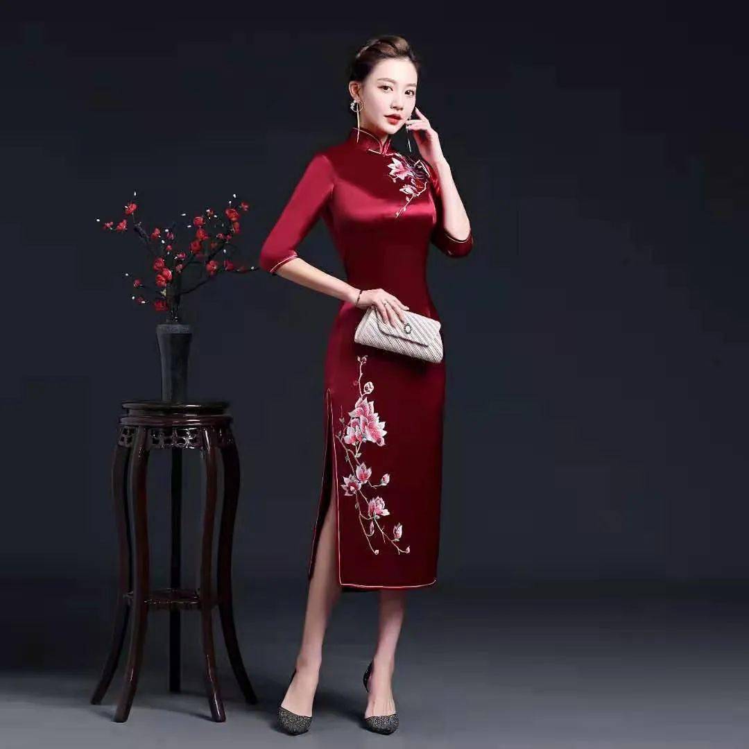想要给老妈买衣服 旗袍绝对是个不错的选择 妈妈