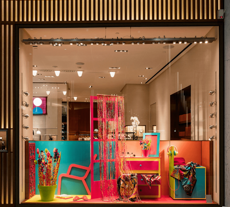 2021跟着大牌这样做户外场景,太高级了!_橱窗