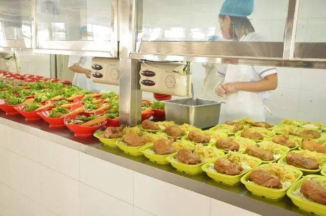 过完年看看长春各高中伙食咋样?_食堂