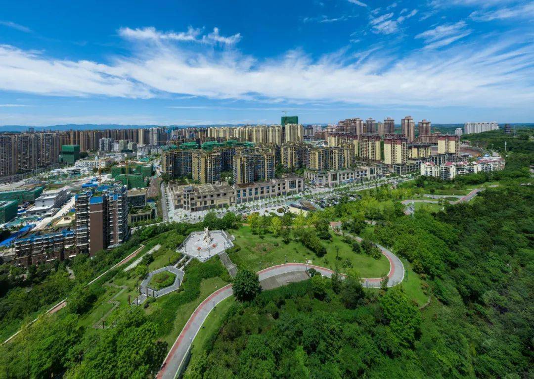 我们的节日今日雨水洗涤纳新盎然生机