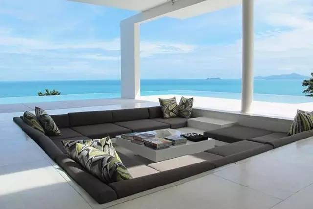 下沉景观广场设计要点:采光:下沉式景观的设计经常搭配着商业空间设计