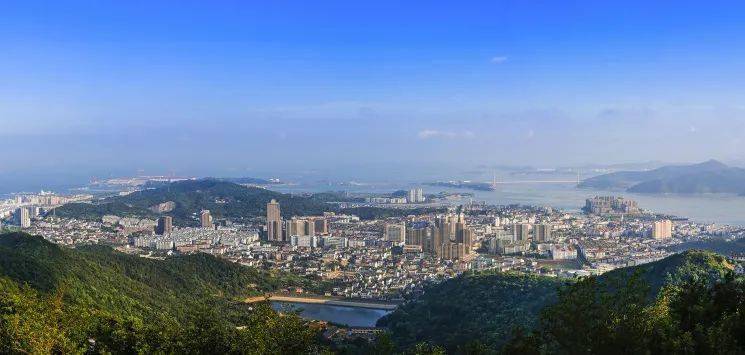 沿港中路立面改造安澜阁项目春节后岱山各项目有序复工