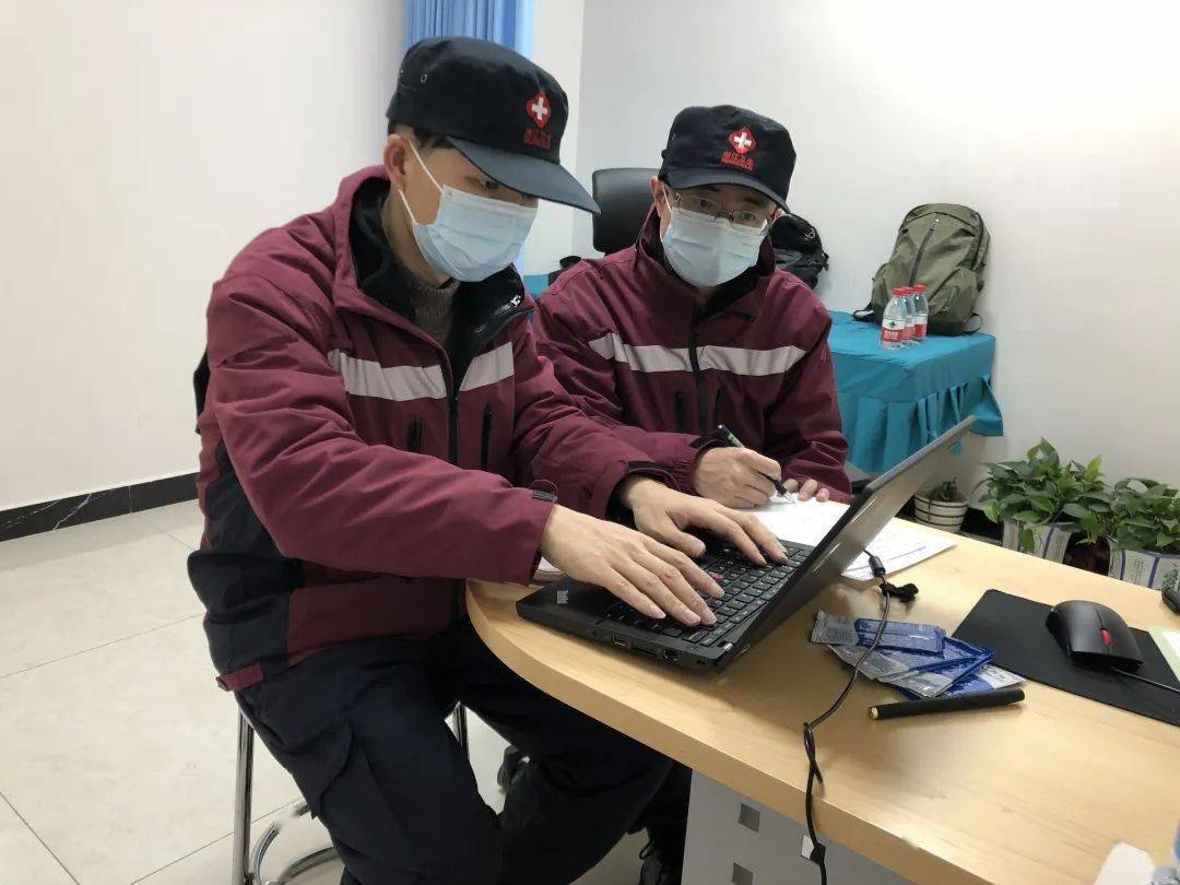 90后陈攀峰,送你一朵小红花