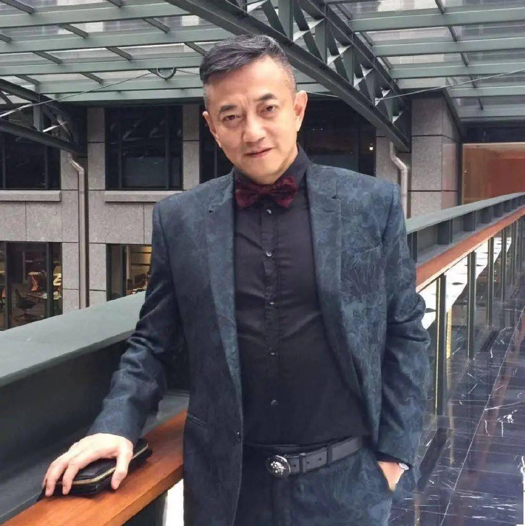 重庆畅思人力资源管理有限公司董事长,2020年7月出任隆鑫控股有限公司