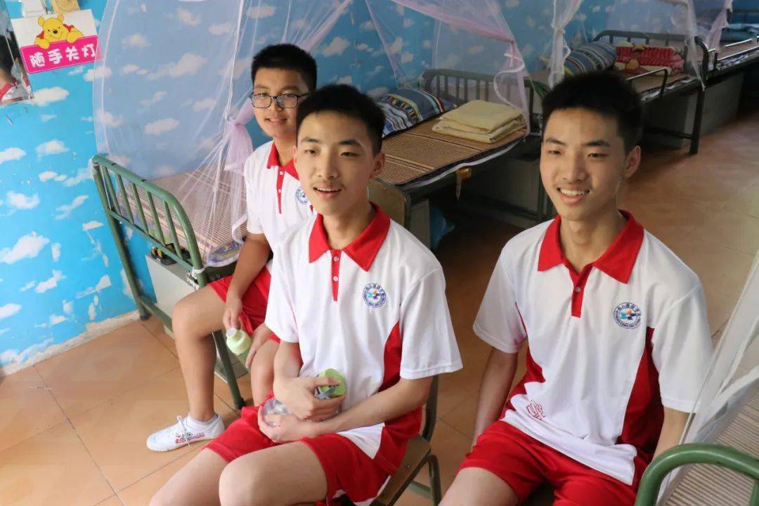 为何家长们一致选择西山学校?看看这些理由就全明白.