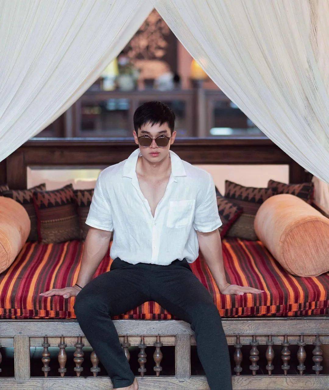 豫章王周一围惊现好身材