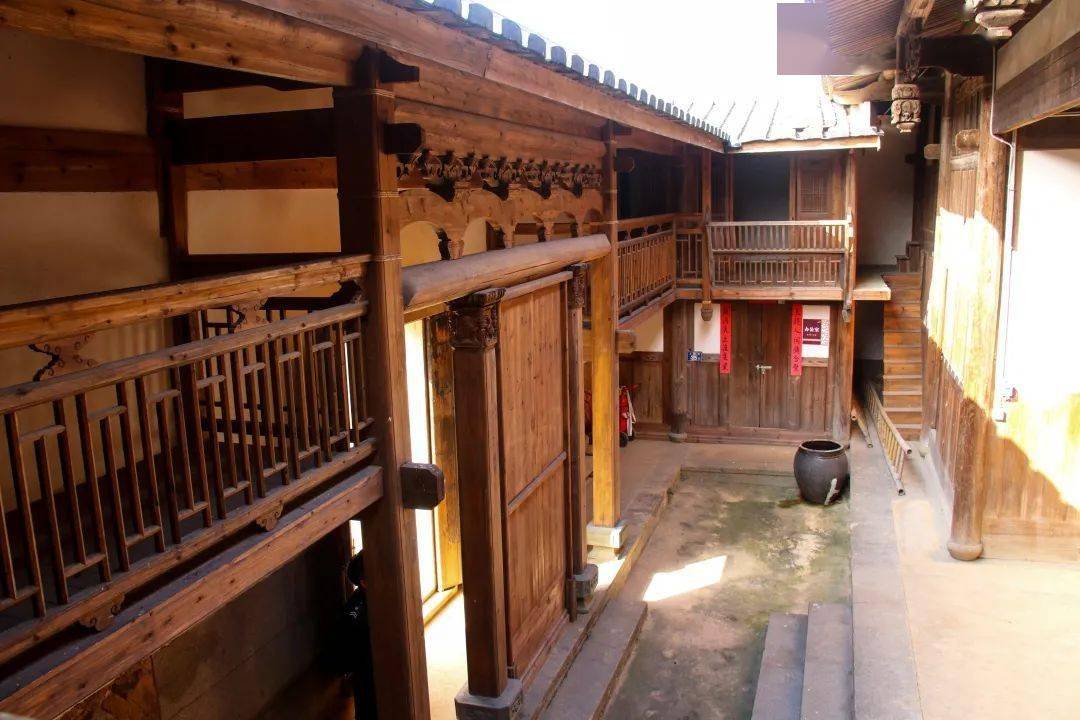 行走九头马品古厝之美