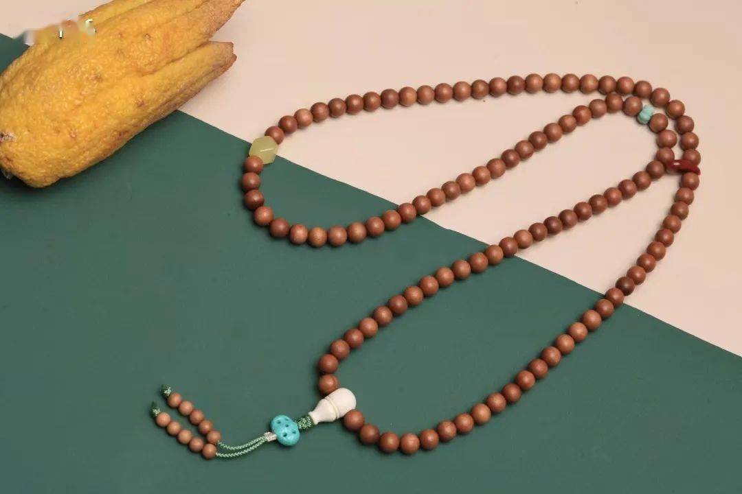 檀香什么样子的 06ed2eb8860e433c8bfd54cc52a862a9.jpeg