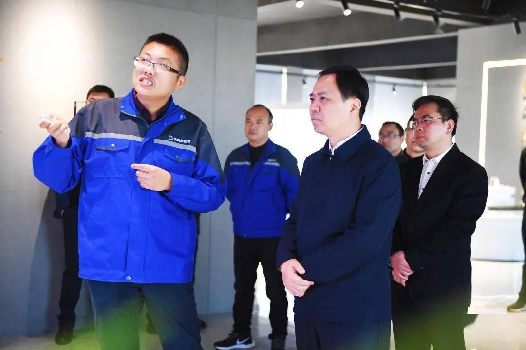 锚定目标加速奔跑严允在宜春经开区调研