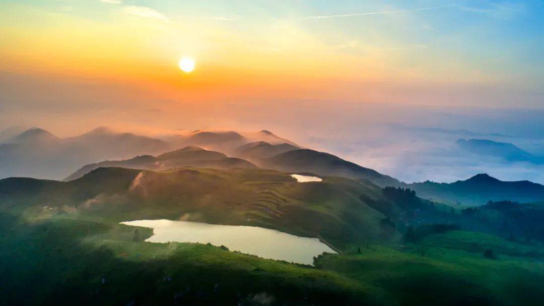 斗湖美景有缘人_山坡上