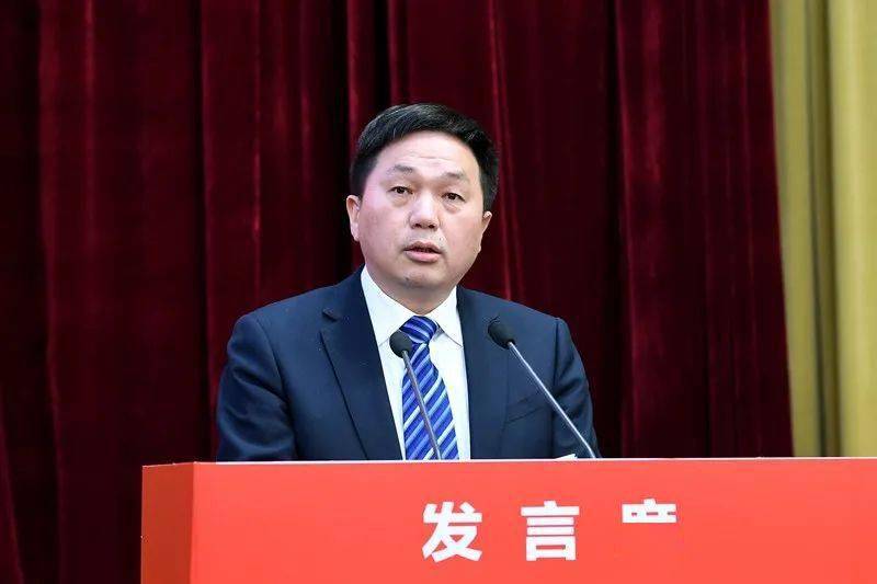 徐军在区委经济工作会议上强调:大力发扬"孺子牛,拓荒牛,老黄牛"精神