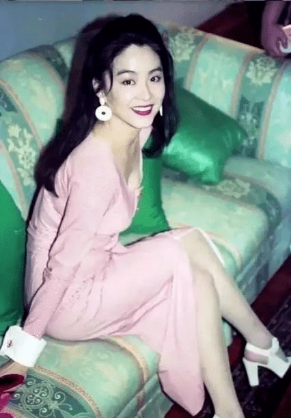 惊艳的美貌惊人图片 0a5d2cdd9f1b4159b8703d54311b35af.png